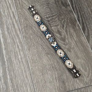 Beaded headband with elastic band